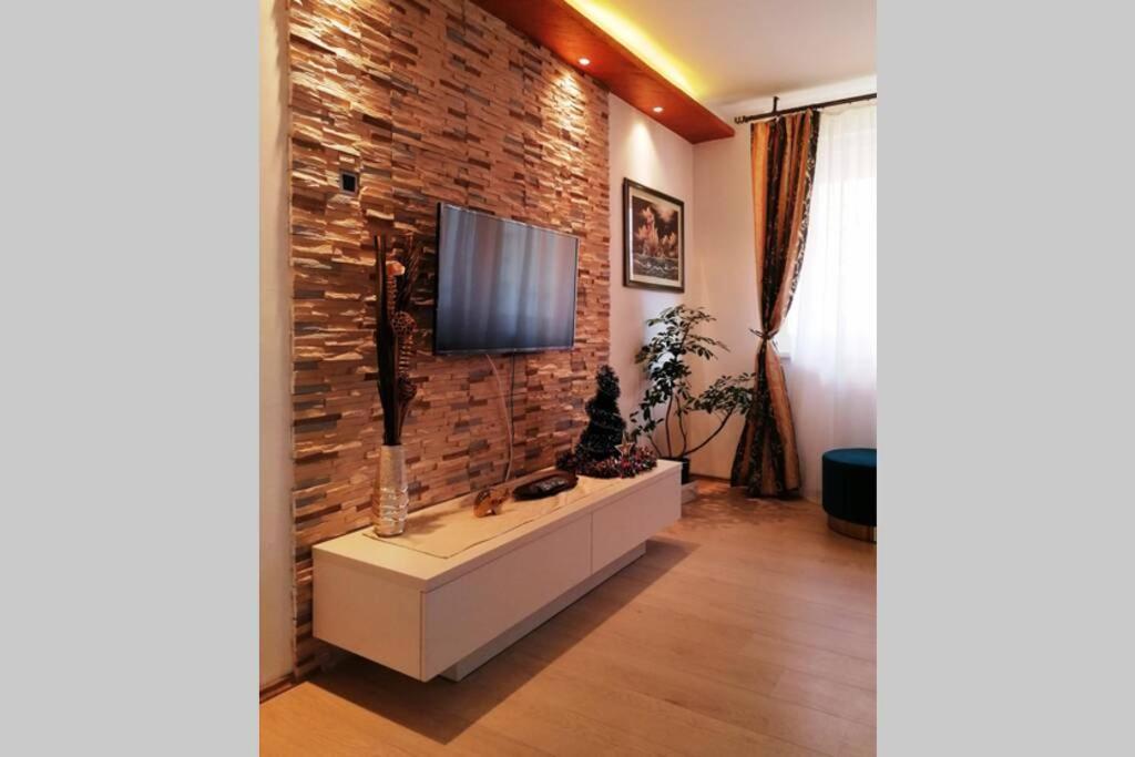Oasis Felix Apartment Belgrado Exterior foto